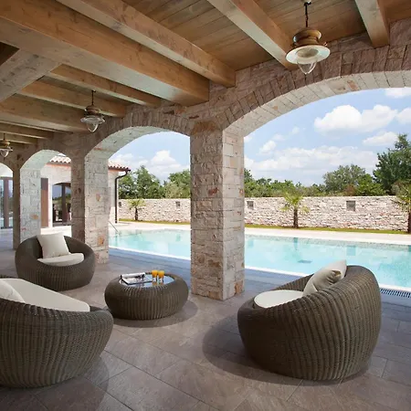 Monaco For 10 People In Istria With 65 M2 Private Pool, Large Garden & 빌라 Svetvinčenat