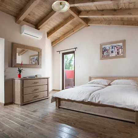 Monaco For 10 People In Istria With 65 M2 Private Pool, Large Garden & 빌라 *