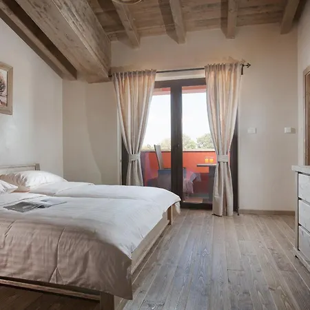 Monaco For 10 People In Istria With 65 M2 Private Pool, Large Garden & 빌라 Svetvinčenat
