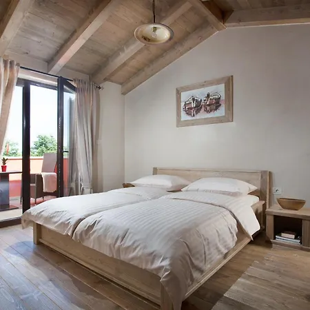 Monaco For 10 People In Istria With 65 M2 Private Pool, Large Garden & Svetvinčenat